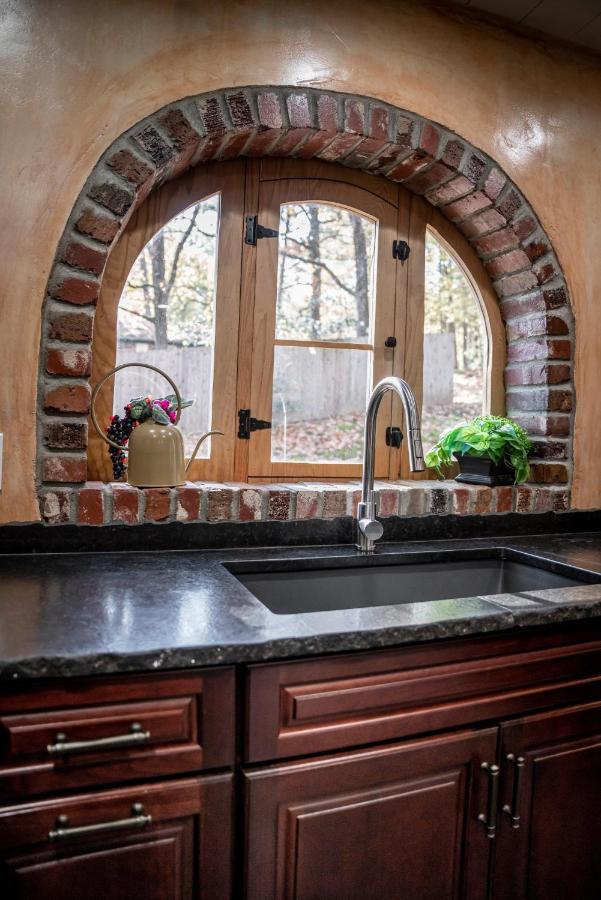 The Hobbit House, Fantasy Comes Home! Russellville Kültér fotó