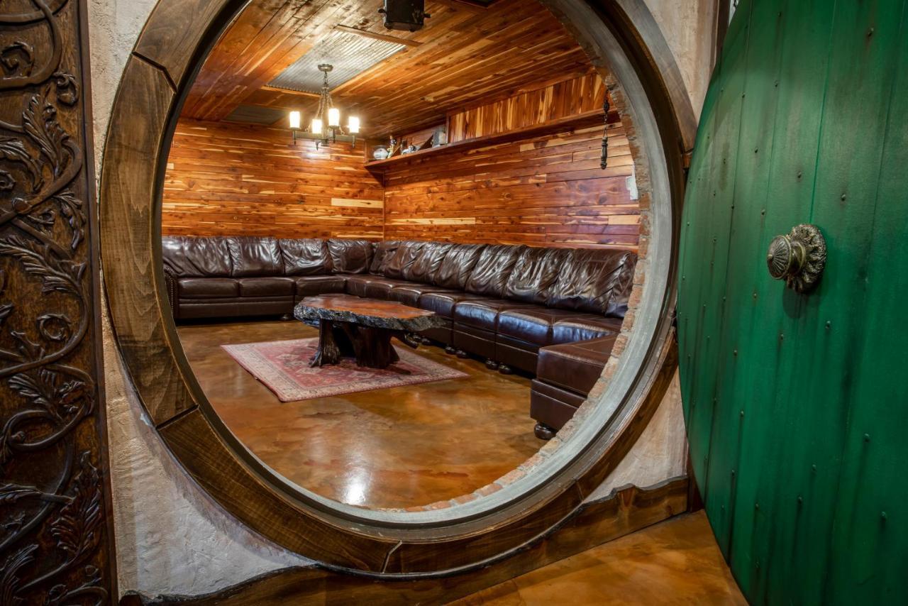 The Hobbit House, Fantasy Comes Home! Russellville Kültér fotó