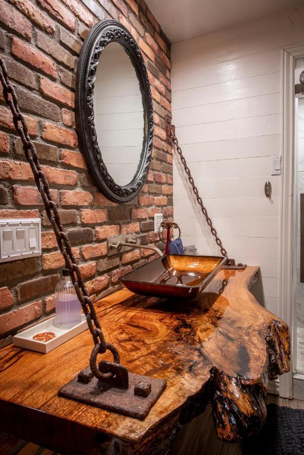 The Hobbit House, Fantasy Comes Home! Russellville Kültér fotó